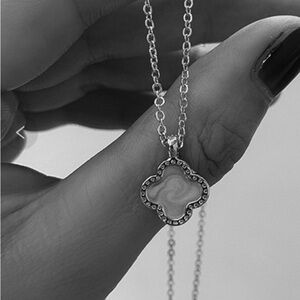 Elegant 925 Sterling Silver Clover Pendant Necklace